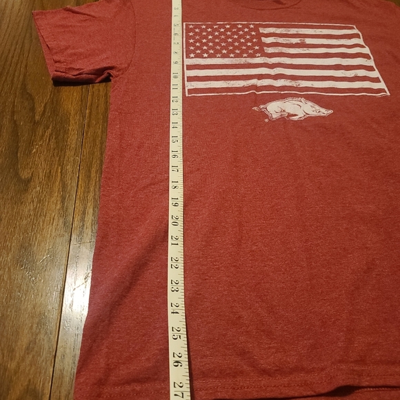 Arkansas Razorbacks Red Heathered Tshirt, With Flag Size Medium - Picture 5 of 6
